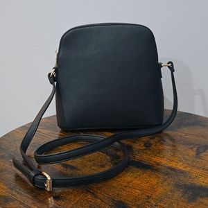 Black Dome Crossbody